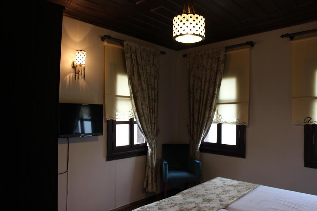 Faik Bey Konagi Bed and Breakfast Golyazi Δωμάτιο φωτογραφία